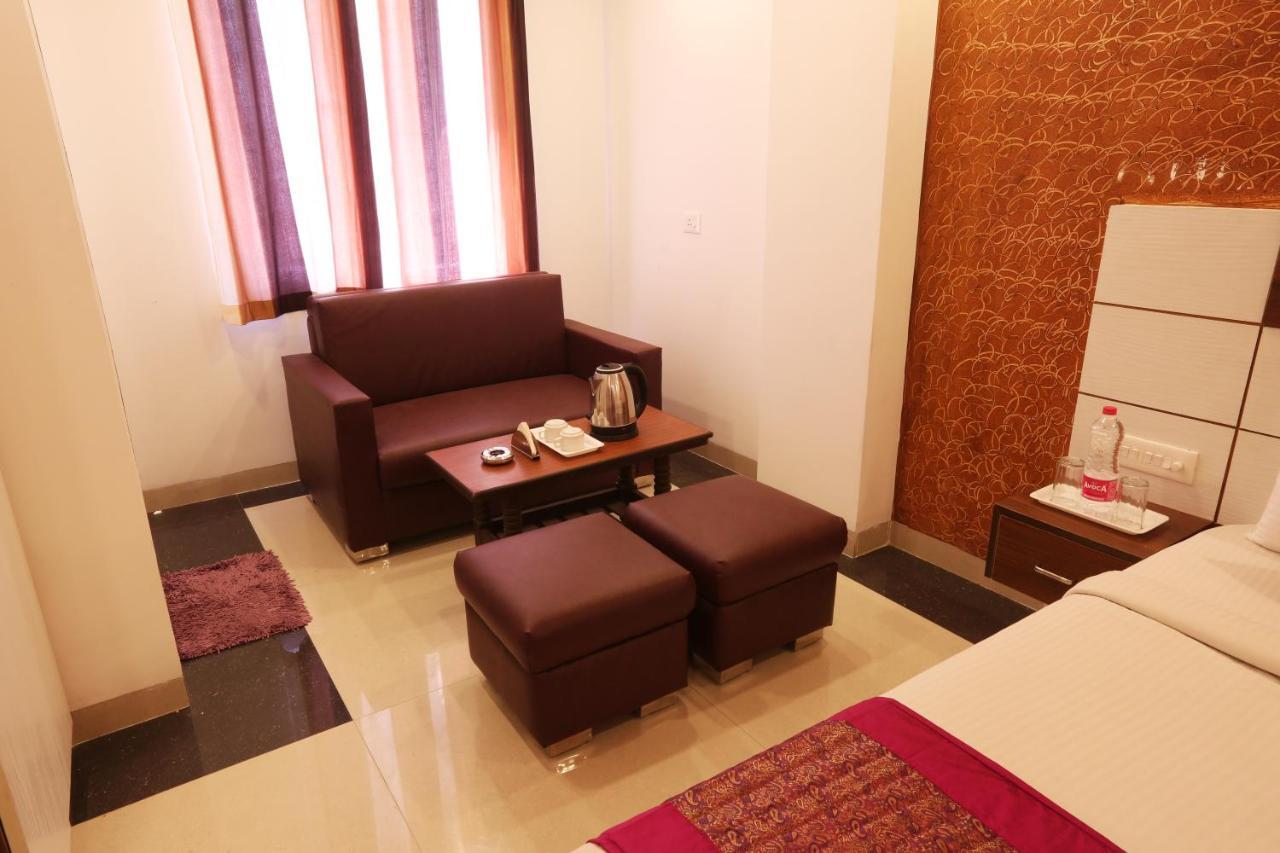 Hotel Sky Wood At Airport New Delhi Ngoại thất bức ảnh