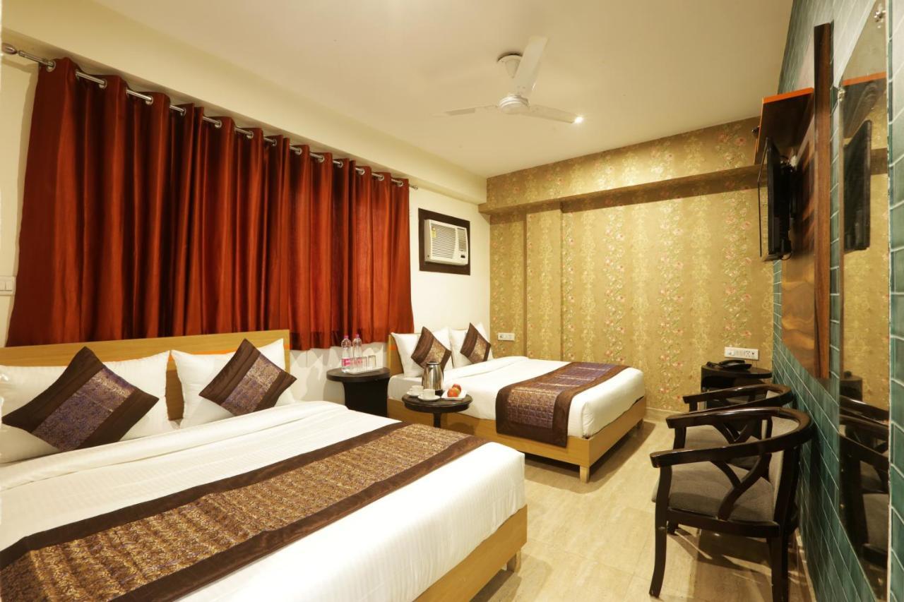 Hotel Sky Wood At Airport New Delhi Ngoại thất bức ảnh
