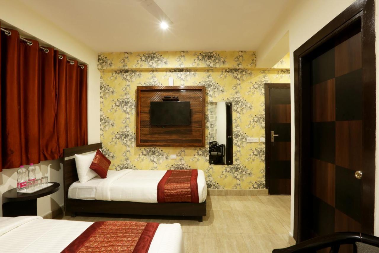 Hotel Sky Wood At Airport New Delhi Ngoại thất bức ảnh